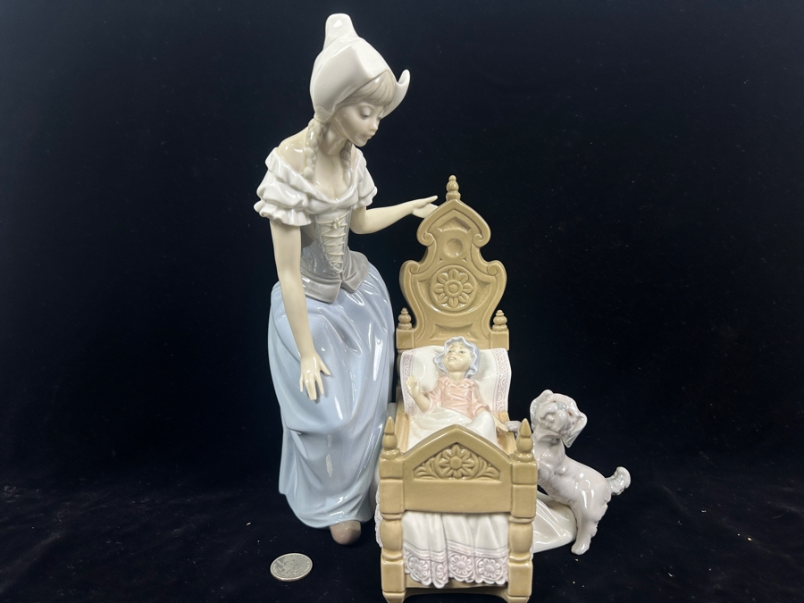 Vintage Lladro 'Dutch Mother' Porcelain Figurine #5083 12'H  [Photo 7]