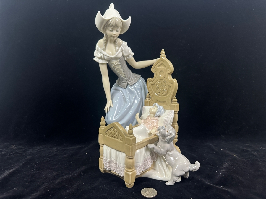 Vintage Lladro 'Dutch Mother' Porcelain Figurine #5083 12'H  [Photo 2]