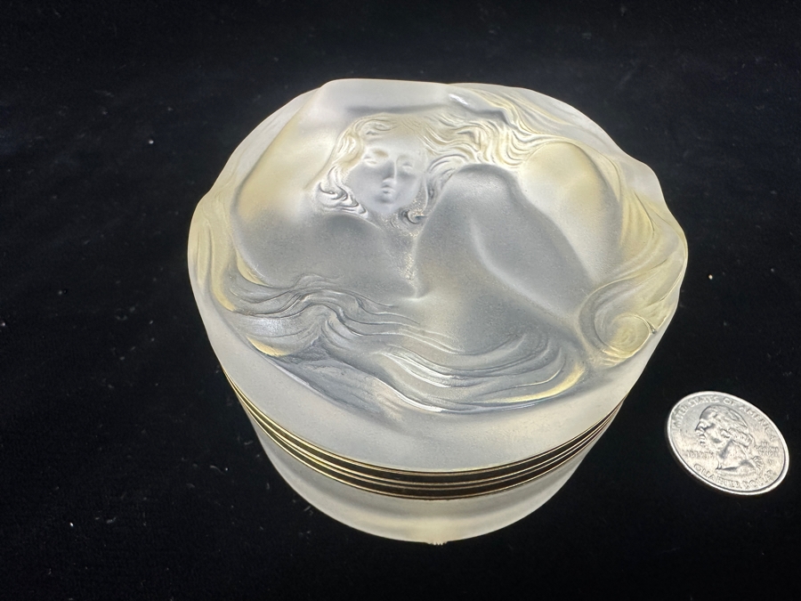 Vintage Lalique France Crystal Daphne Dresser Box 3'W X 2'H [Photo 2]