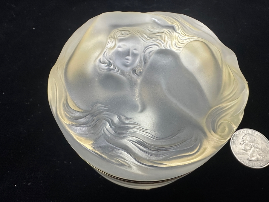 Vintage Lalique France Crystal Daphne Dresser Box 3'W X 2'H [Photo 4]