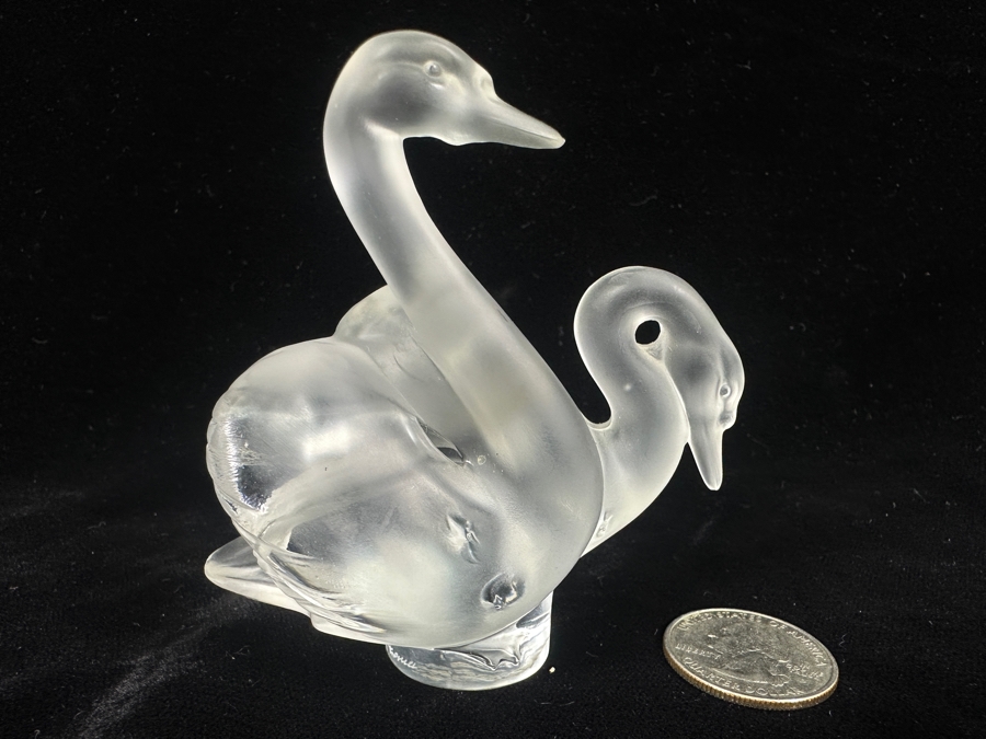Lalique France Frosted Glass Swans Figurine 3.25'H [Photo 3]