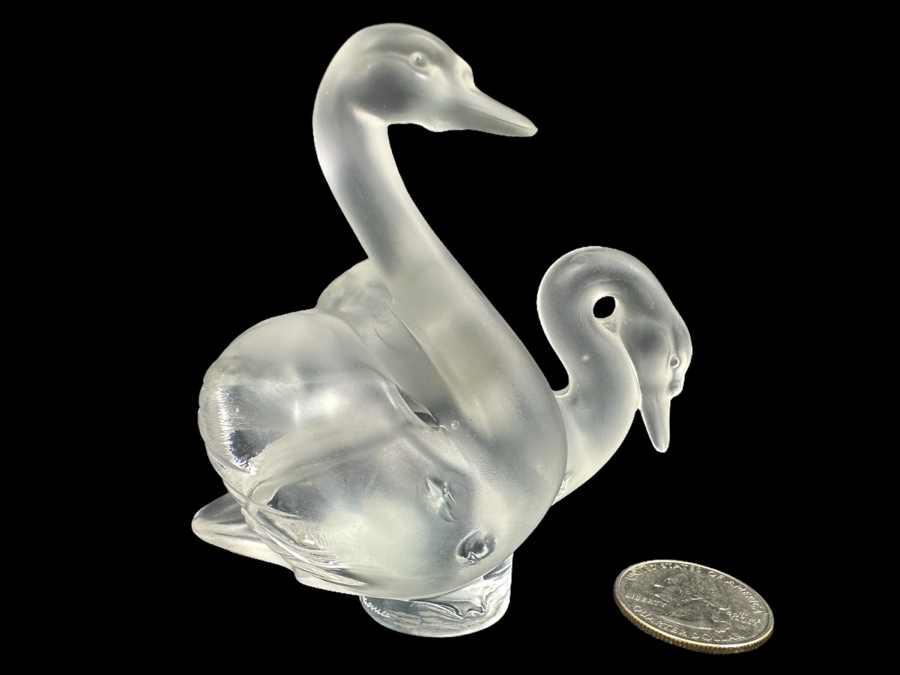 Lalique France Frosted Glass Swans Figurine 3.25'H [Photo 1]