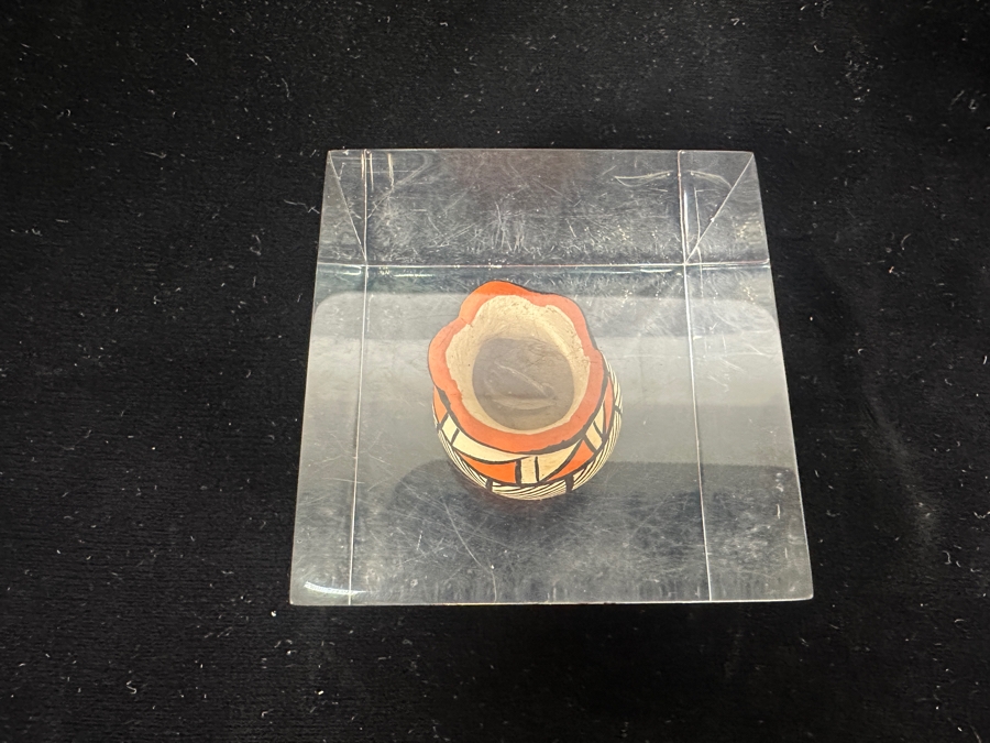 Vintage Native American Pottery Yepa Jemez Encased In A Lucite 2.5' Cube [Photo 3]