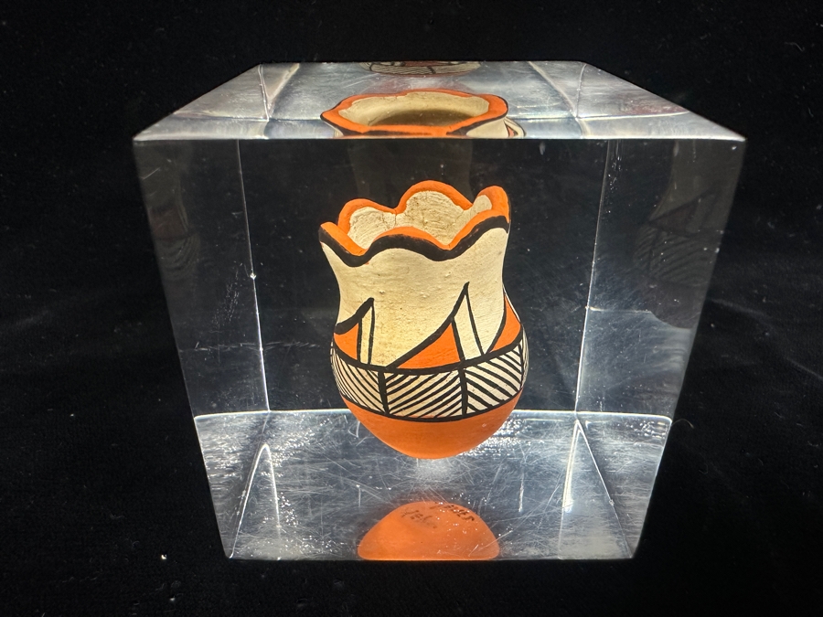 Vintage Native American Pottery Yepa Jemez Encased In A Lucite 2.5' Cube [Photo 4]