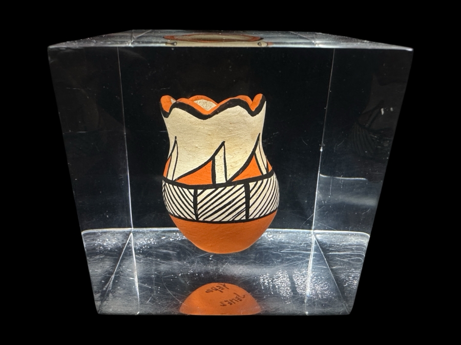 Vintage Native American Pottery Yepa Jemez Encased In A Lucite 2.5' Cube