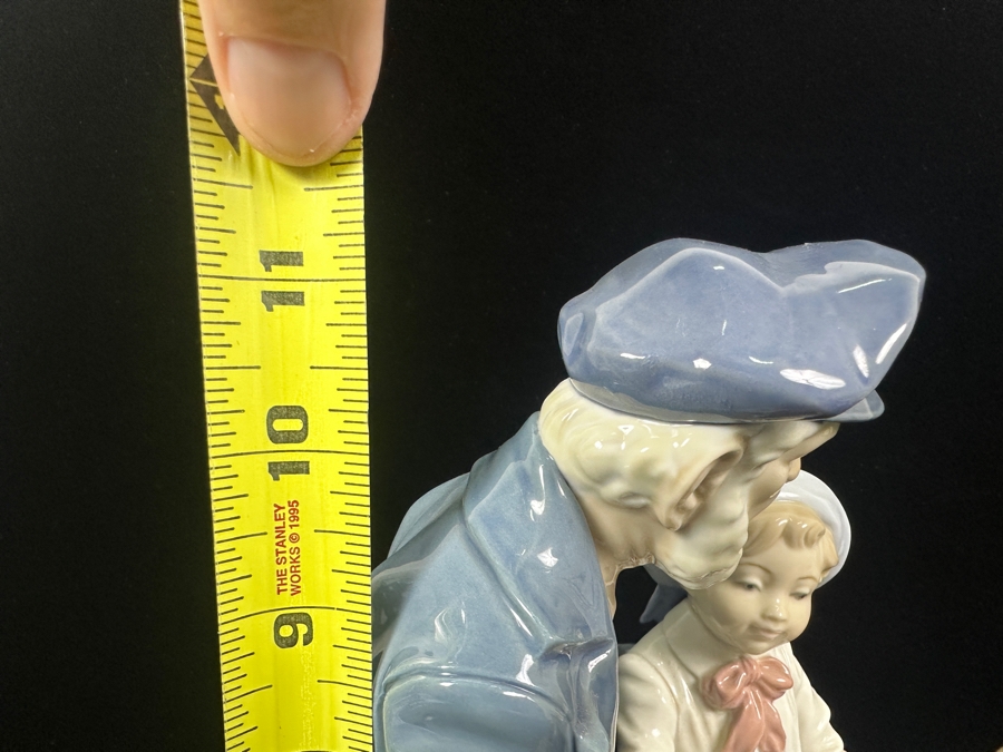 Vintage Lladro 'A Tall Yarn' Porcelain Figurine #5207 11.5'H 1984-2003 [Photo 14]