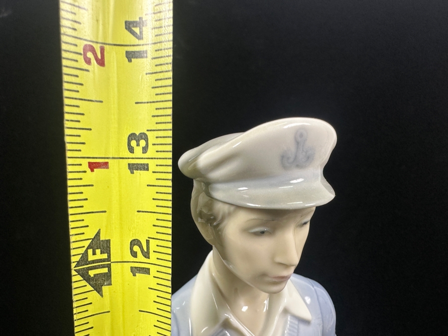 Vintage Lladro 'Yachtsman' Porcelain Figurine #5206 13.5'H 1984-1994 [Photo 9]