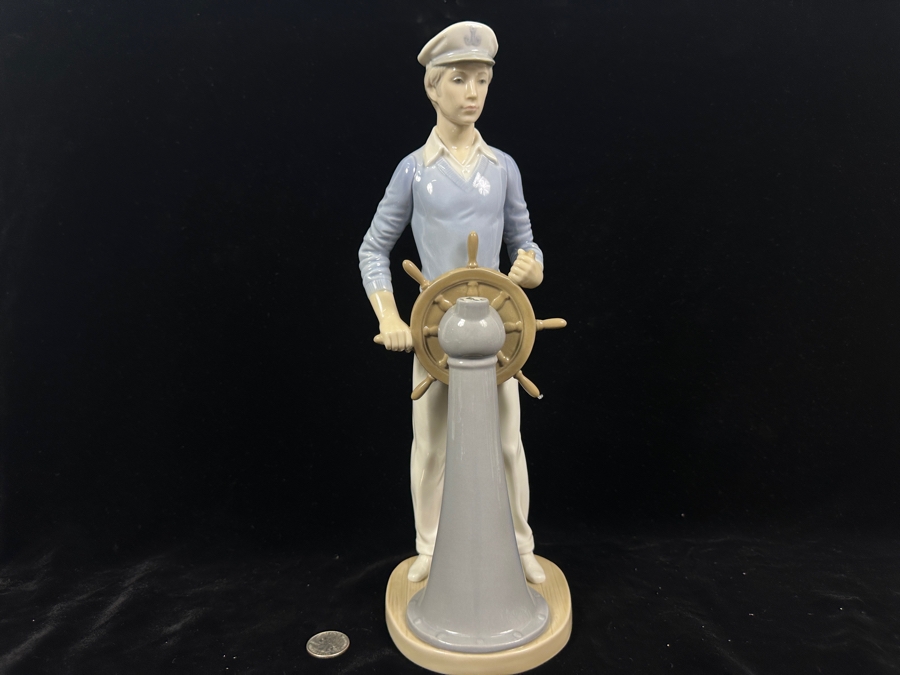 Vintage Lladro 'Yachtsman' Porcelain Figurine #5206 13.5'H 1984-1994 [Photo 3]