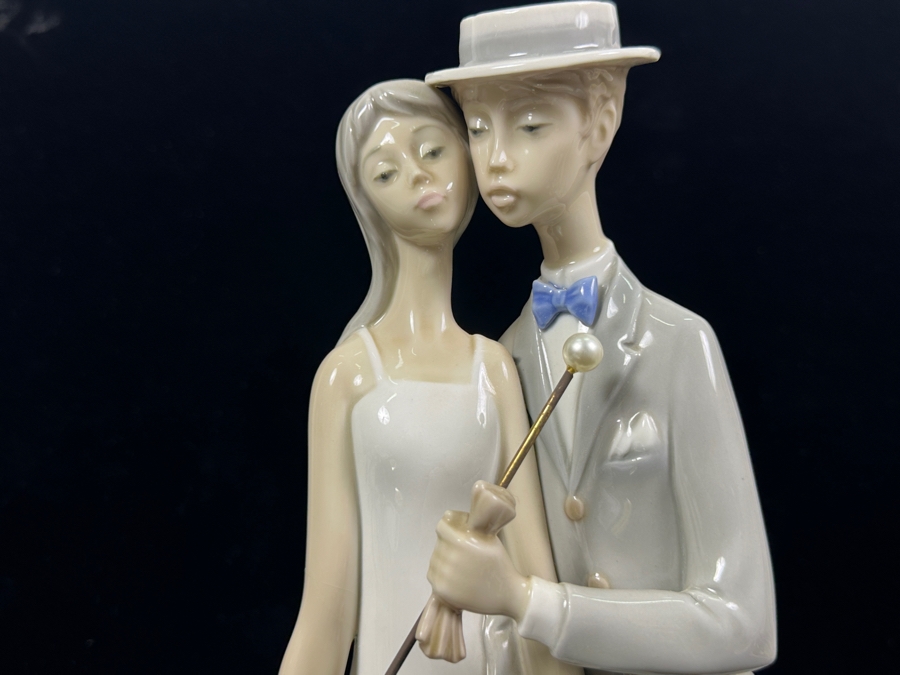 Vintage Lladro 'Sweethearts' Porcelain Figurine #4598 15'H 1969-1985 [Photo 5]