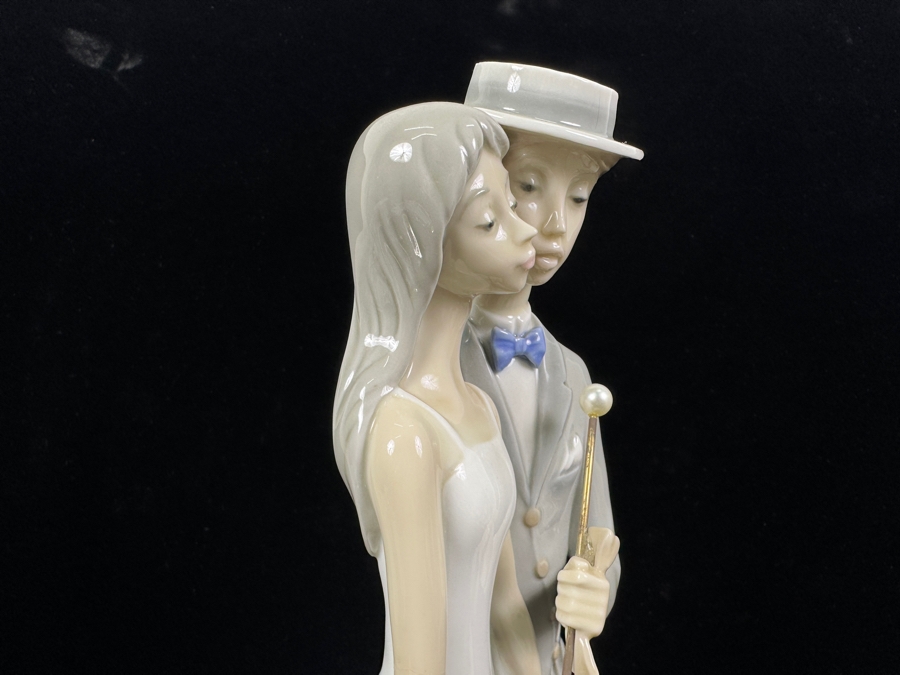 Vintage Lladro 'Sweethearts' Porcelain Figurine #4598 15'H 1969-1985 [Photo 9]
