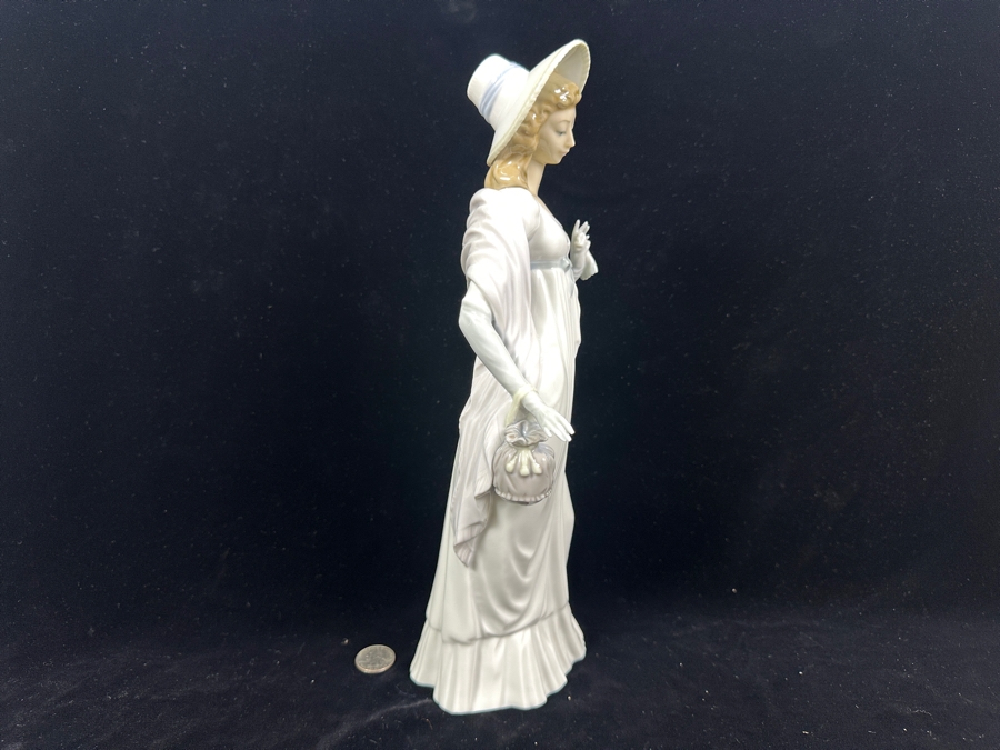 Vintage Lladro 'Dainty Lady' Porcelain Figurine #4934 14'H 1974-1985 [Photo 7]