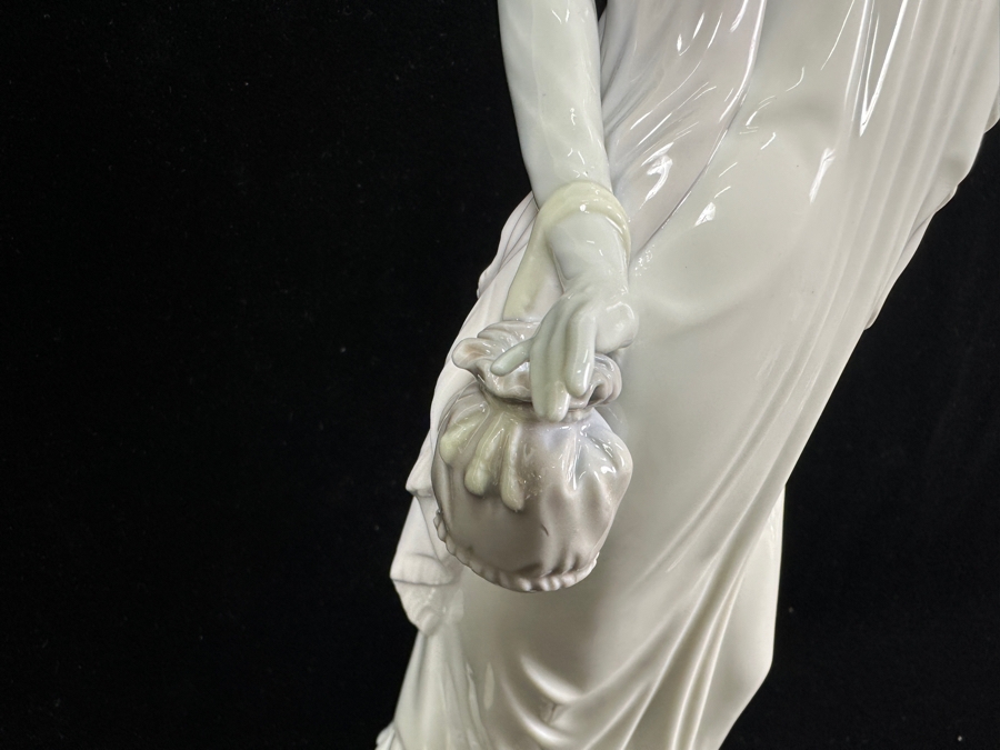 Vintage Lladro 'Dainty Lady' Porcelain Figurine #4934 14'H 1974-1985 [Photo 4]