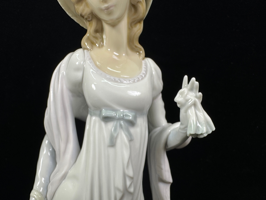 Vintage Lladro 'Dainty Lady' Porcelain Figurine #4934 14'H 1974-1985 [Photo 5]