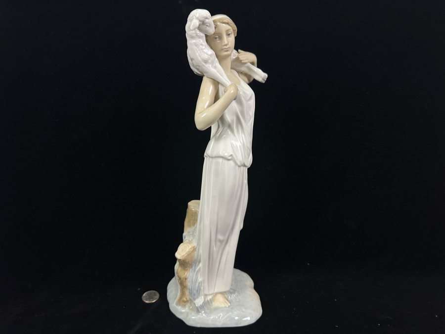 Nao by Lladro Greek Shepherdess Porcelain Figurine 14.5'H 1980 [Photo 4]