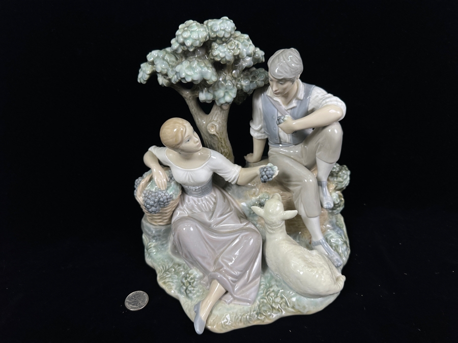 Vintage Lladro 'Pastoral Couple with Lamb' Porcelain Figurine #5047 10.5'H x 10W 1980-1981 [Photo 4]