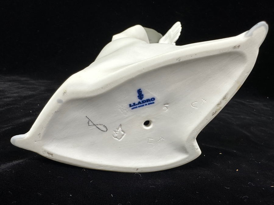 Lladro 'Mime Angel' Porcelain Figurine #4959 8.5'H Retail $295 [Photo 8]