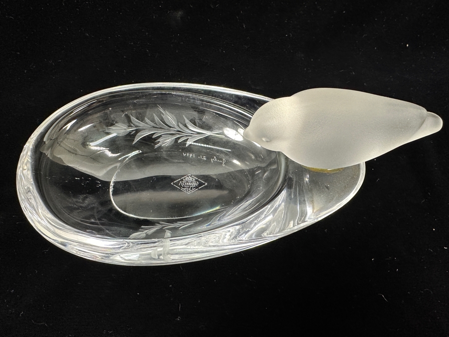 Vintage Art Vannes France Crystal Candy Dish With Frosted Bird Perched On Edge 7.5'W X 2.5'H [Photo 4]