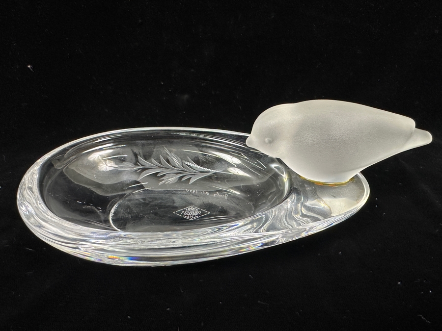 Vintage Art Vannes France Crystal Candy Dish With Frosted Bird Perched On Edge 7.5'W X 2.5'H [Photo 3]