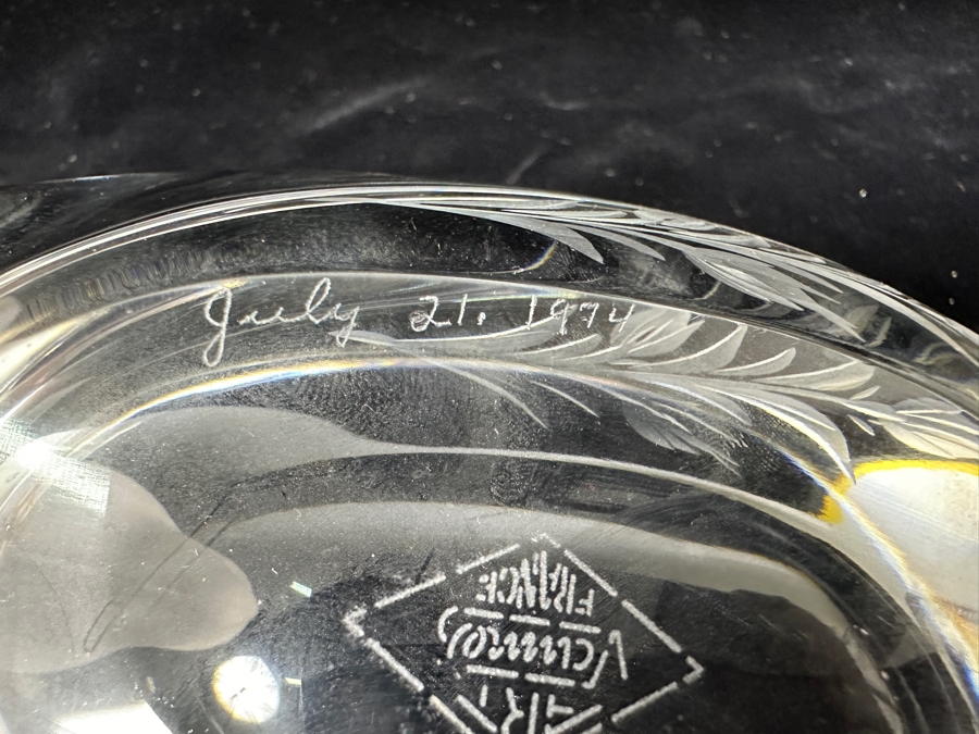 Vintage Art Vannes France Crystal Candy Dish With Frosted Bird Perched On Edge 7.5'W X 2.5'H [Photo 7]