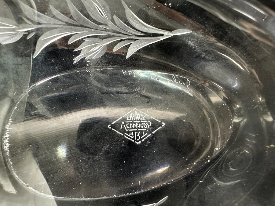Vintage Art Vannes France Crystal Candy Dish With Frosted Bird Perched On Edge 7.5'W X 2.5'H [Photo 6]