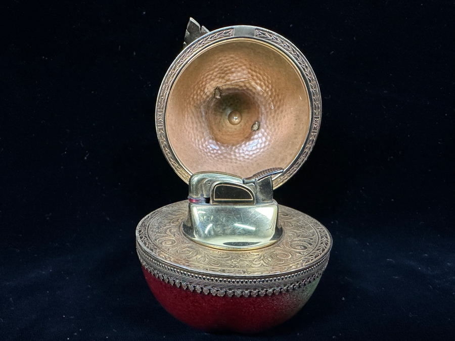 Evans Red Enamel Apple Table Lighter 4'H [Photo 2]