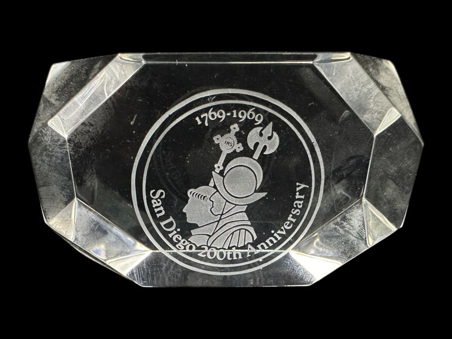 Vintage 1969 San Diego 200th Anniversary Crystal Paperweight 3.25'W [Photo 1]
