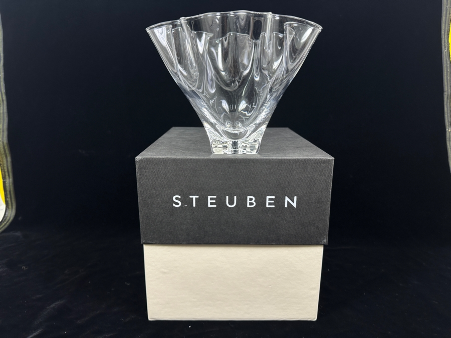 Signed Steuben Handkerchief Vase With Original Box 5.5'H Retails $675 [Photo 4]