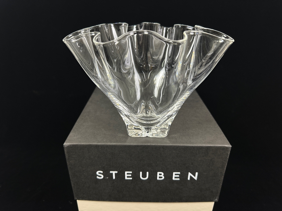 Signed Steuben Handkerchief Vase With Original Box 5.5'H Retails $675 [Photo 5]