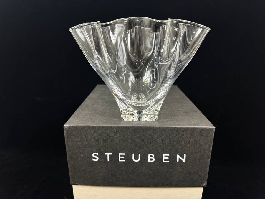 Signed Steuben Handkerchief Vase With Original Box 5.5'H Retails $675 [Photo 3]
