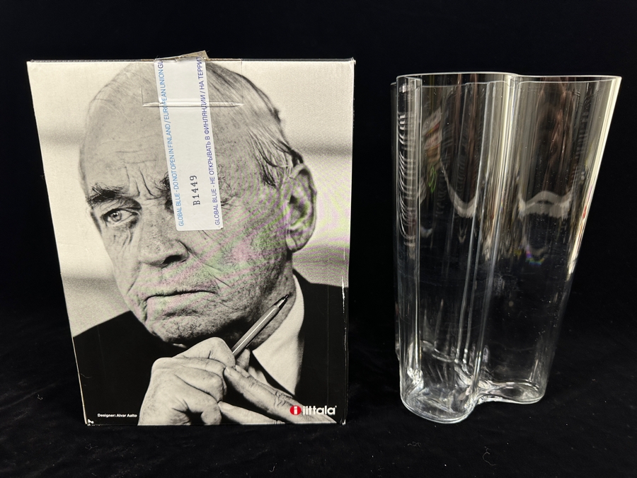 Iittala Alvar Aalto Collection Maljakko Vase With Original Box 9.8'H Retails $295 [Photo 8]