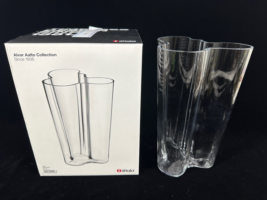 Iittala Alvar Aalto Collection Maljakko Vase With Original Box 9.8'H Retails $295 [Photo 2]