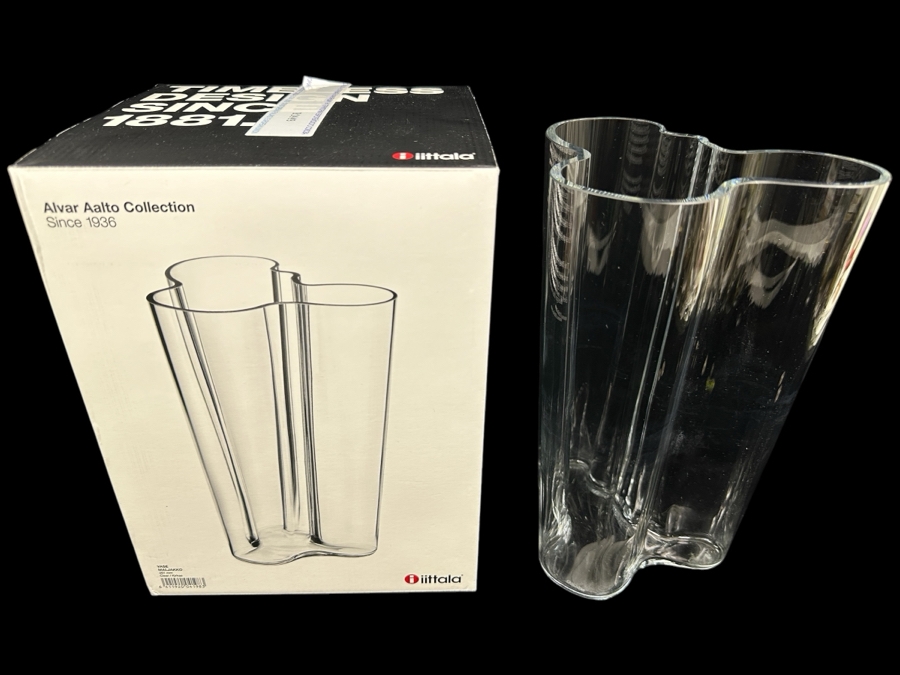 Iittala Alvar Aalto Collection Maljakko Vase With Original Box 9.8'H Retails $295