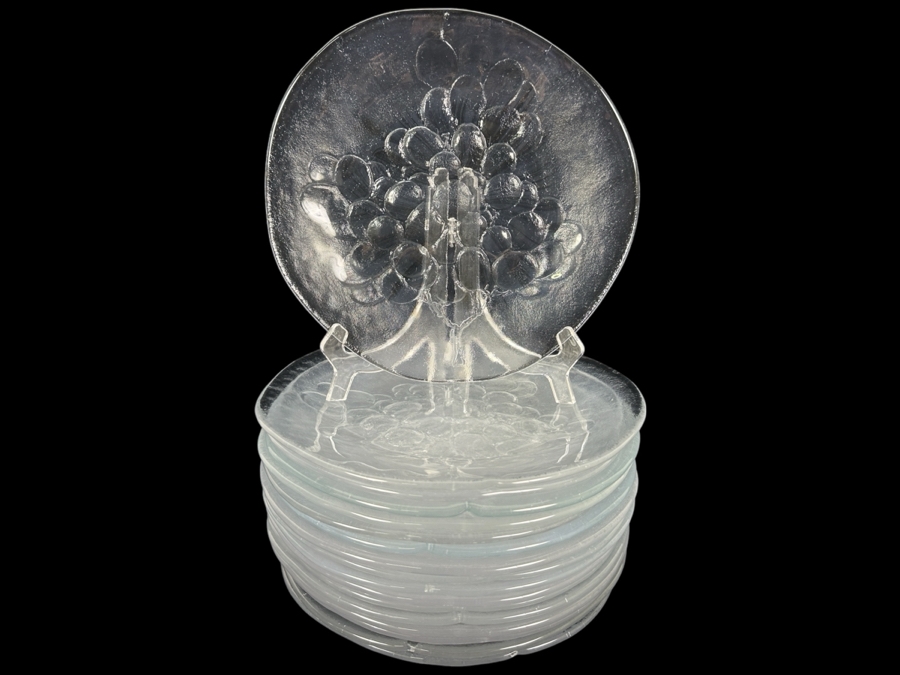 (17) Kosta Boda Sweden Grape 10 3/8' Dinner Plates Replacements Value $1,529