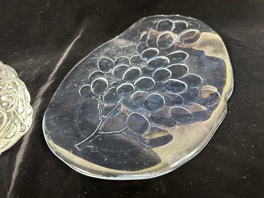 Just Added - (10) Kosta Boda Sweden Grape (1) Open Decanter, (1) 12.5' Oval Platter And (2) 9' Oval Platters [Photo 4]