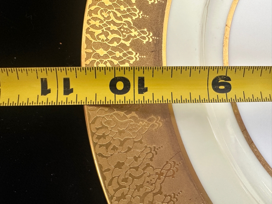 Just Added - (12) Royal Bavarian Hutschenreuther Selb Bavaria Gilt Dinner Plates 10.75W Estimate $708 [Photo 7]
