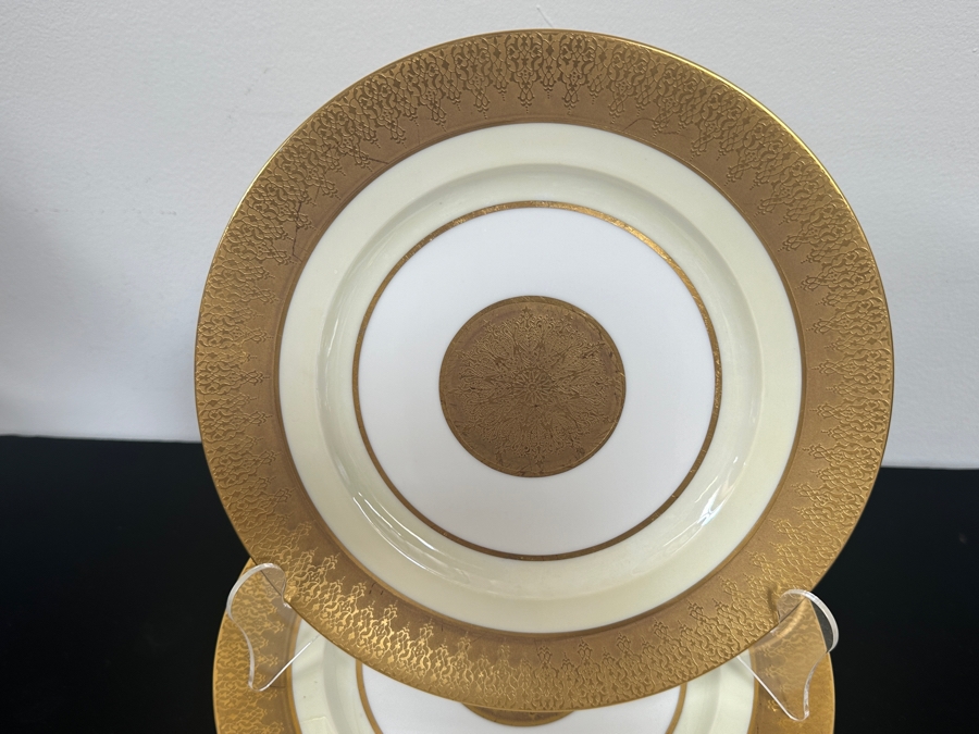 Just Added - (12) Royal Bavarian Hutschenreuther Selb Bavaria Gilt Dinner Plates 10.75W Estimate $708 [Photo 3]