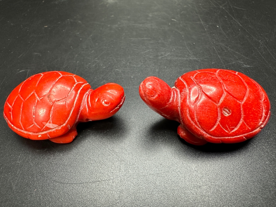 Pair Of Small Carved Red Coral Turtle Figurines 40g [Photo 2]