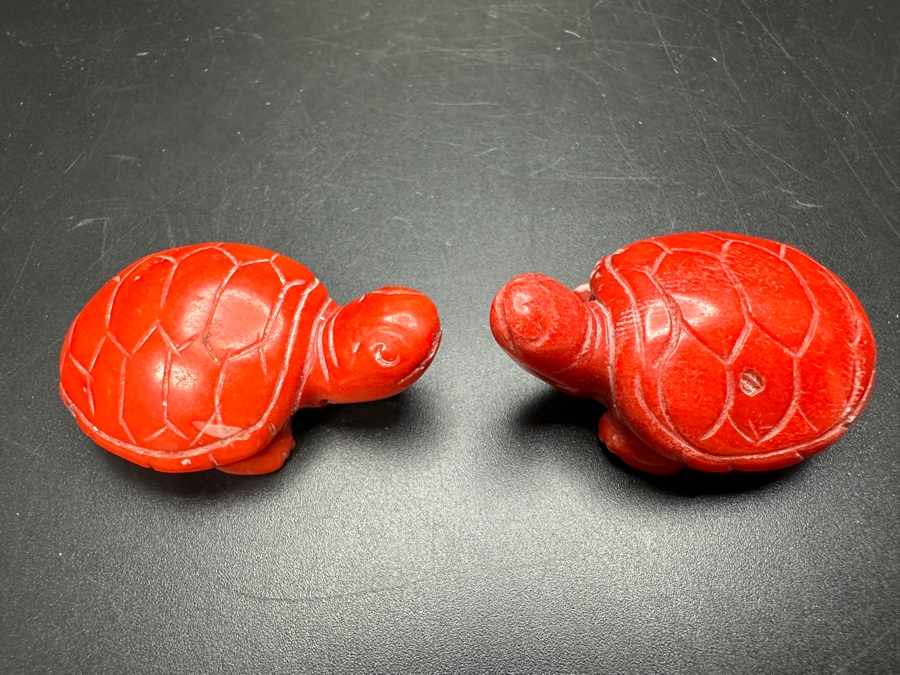 Pair Of Small Carved Red Coral Turtle Figurines 40g [Photo 3]