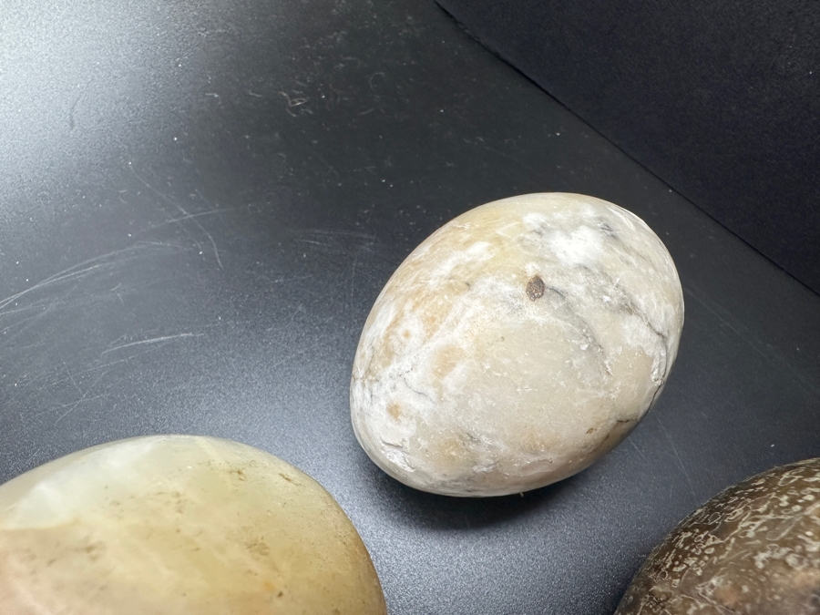 Six Carved Stone Eggs [Photo 7]