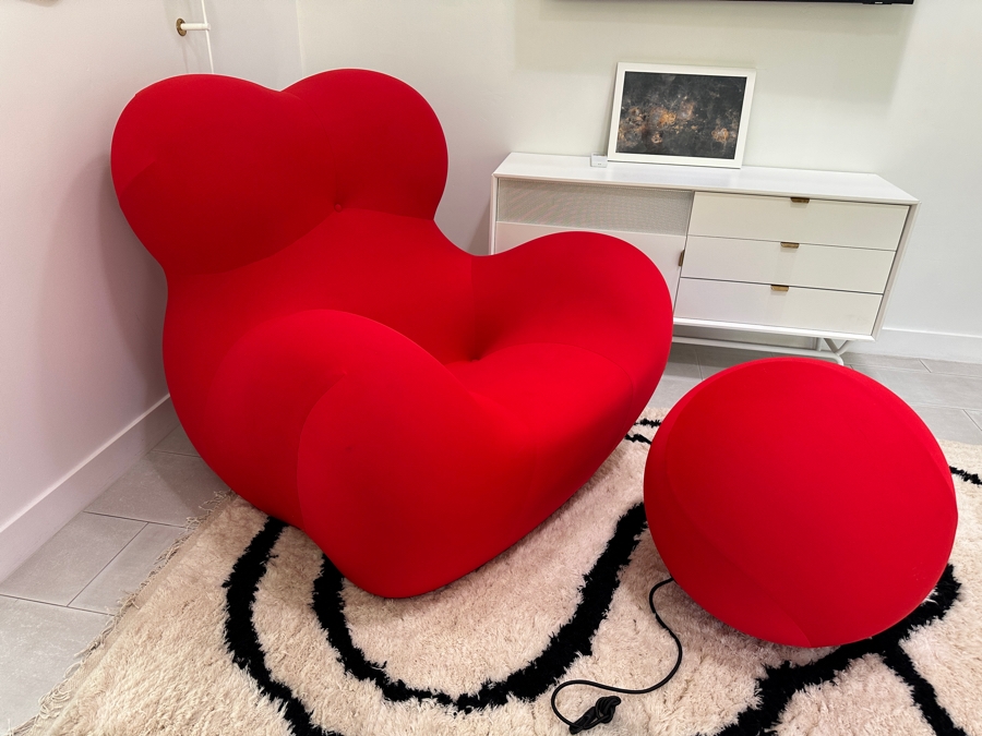 B&B Italia Mamma Armchair And Ball Ottoman (Up 5 Lounge Chair With Up 6 Ottoman) In Red Designed In 1969 By Gaetana Pesce (1939-2024, Italian) Made In Italy 44W X 46D Retails $7,500 [Photo 3]