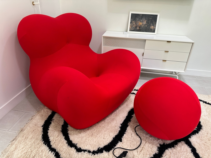 B&B Italia Mamma Armchair And Ball Ottoman (Up 5 Lounge Chair With Up 6 Ottoman) In Red Designed In 1969 By Gaetana Pesce (1939-2024, Italian) Made In Italy 44W X 46D Retails $7,500 [Photo 4]