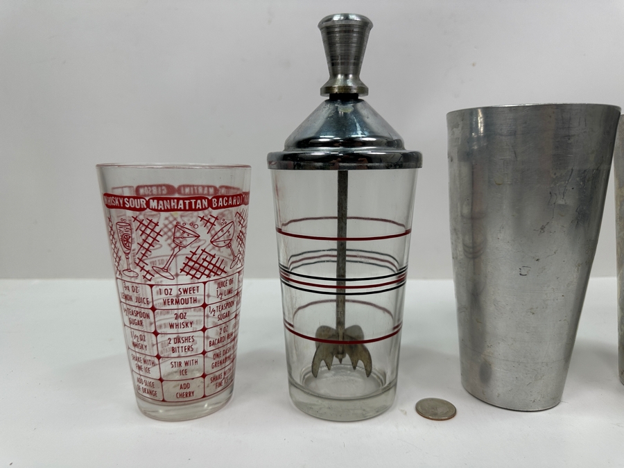 Vintage Ice Breaker Barware with (2) Shaker Cups [Photo 3]