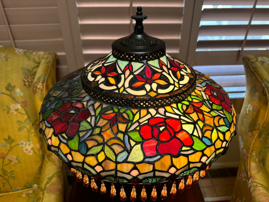 Tiffany Style Stained Glass Table Lamp Made In China 27'H [Photo 3]