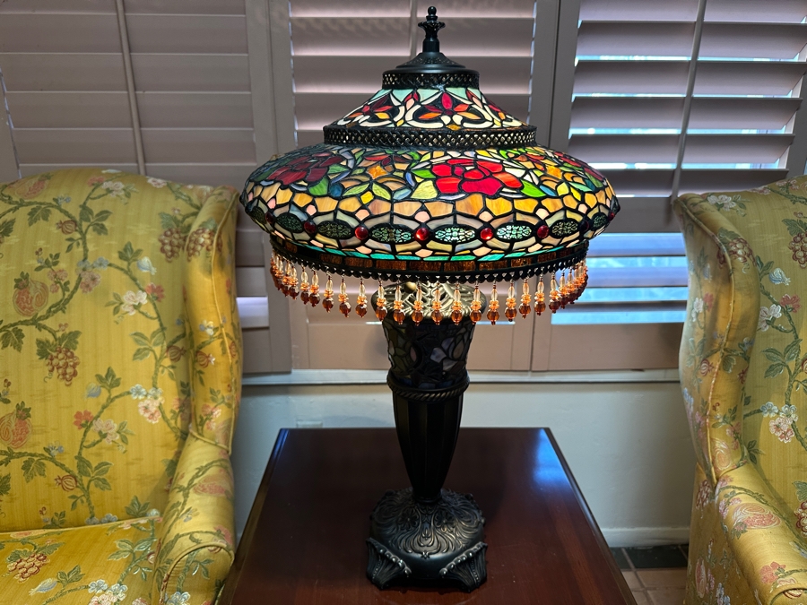 Tiffany Style Stained Glass Table Lamp Made In China 27'H [Photo 2]