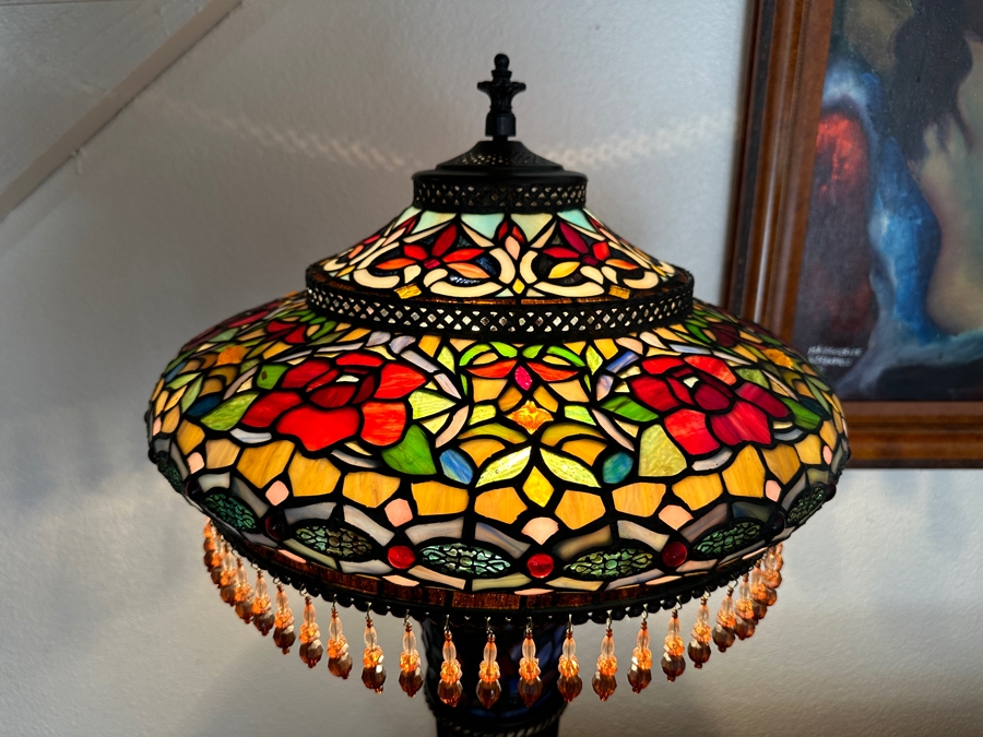 Tiffany Style Stained Glass Table Lamp Made In China 27'H [Photo 3]