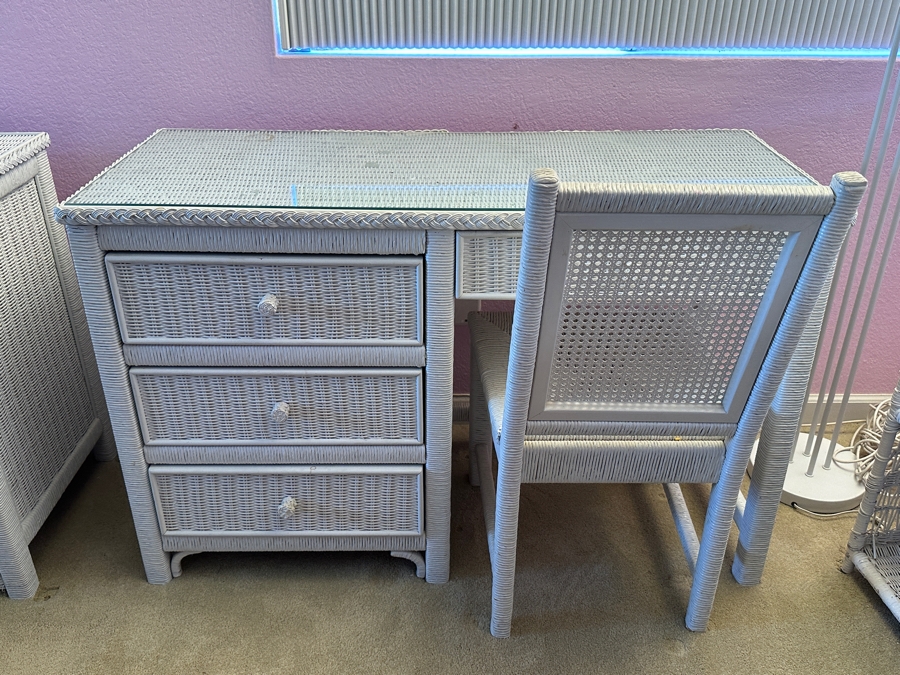 Vintage Lexington Henry Link White Wicker Desk and Chair 46.5'W x 19'D x 30'H [Photo 1]