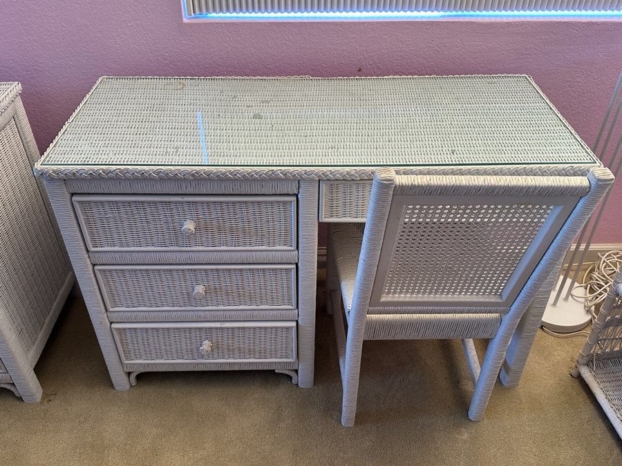 Vintage Lexington Henry Link White Wicker Desk and Chair 46.5'W x 19'D x 30'H [Photo 2]