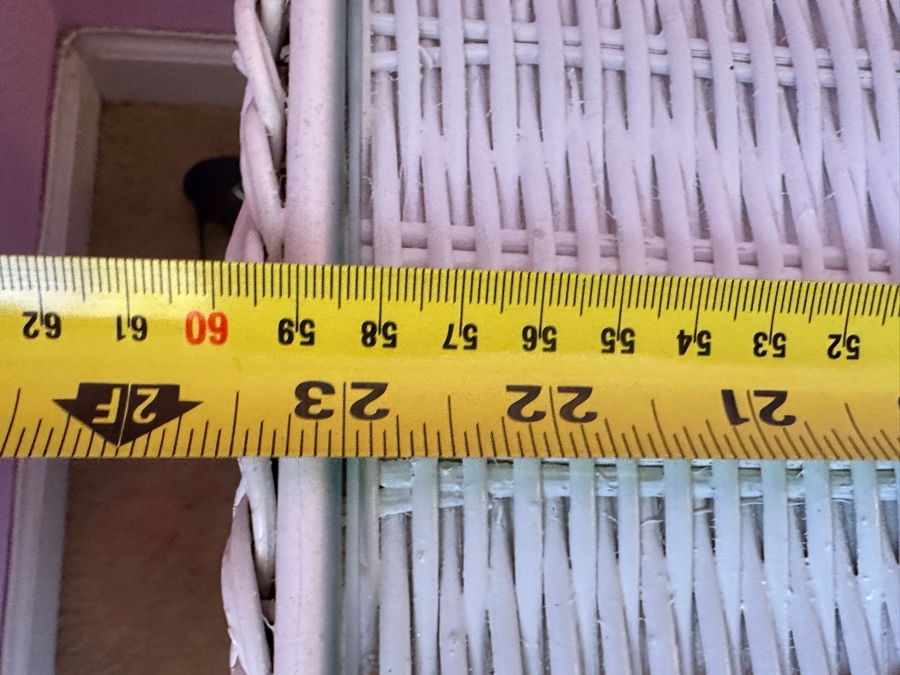 Vintage Lexington Henry Link White Wicker Nightstand 23'w x 17'D x 24'H [Photo 4]