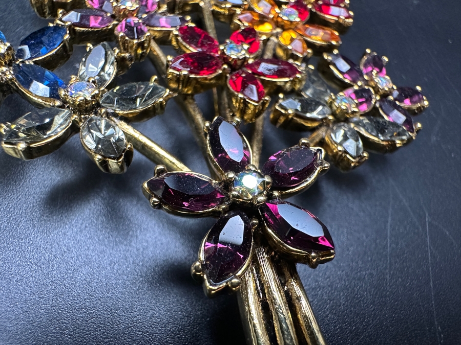 Just Added - (4) Brooches [Photo 8]