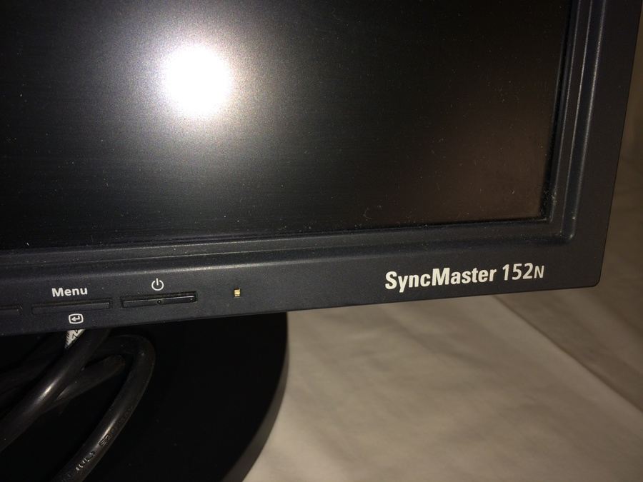 Samsung Flat Panel Computer Monitor (15') [Photo 2]